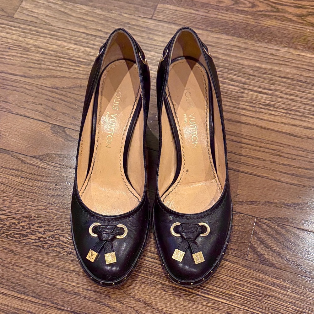 Louis Vuitton Black Women's Shoes pump black heels gold AUTHENTIC